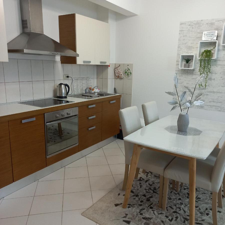 Apartman Pontis Okrug Gornji Apartment Trogir Exterior photo